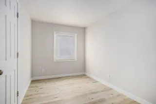 🏡 Charming, remodeled ranch home with 3 bedrooms and 1 bath! 🏡 thumbnail 8
