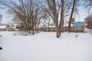 🏡 Charming, remodeled ranch home with 3 bedrooms and 1 bath! 🏡 thumbnail 4