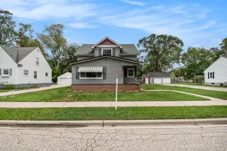 L👀k at this move-in-ready gem! thumbnail 12