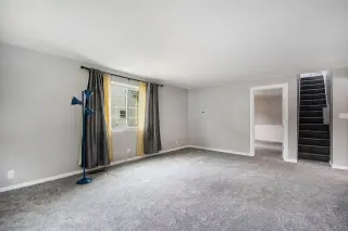 L👀k at this move-in-ready gem! thumbnail 8