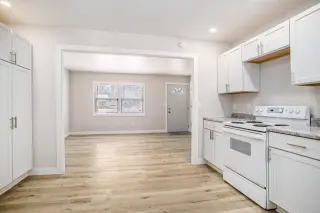 🏡 Charming, remodeled ranch home with 3 bedrooms and 1 bath! 🏡 thumbnail 10