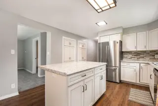 L👀k at this move-in-ready gem! thumbnail 18