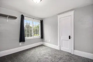 L👀k at this move-in-ready gem! thumbnail 13