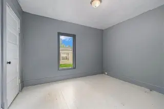Looking for a place with potential and personality? thumbnail 2