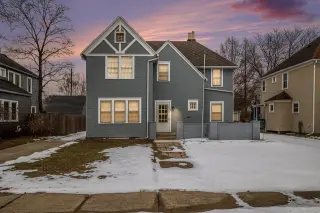 ✨ Fall in love with this traditional home packed with original charm ✨ thumbnail 1